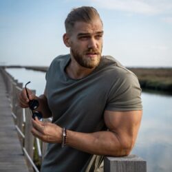 Мужчины по вызову