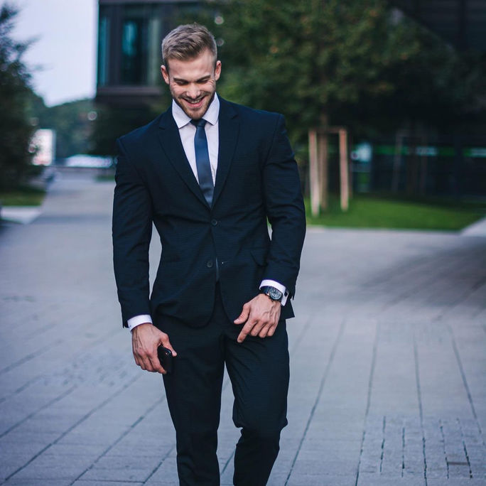 Мальчик по вызову для женщин