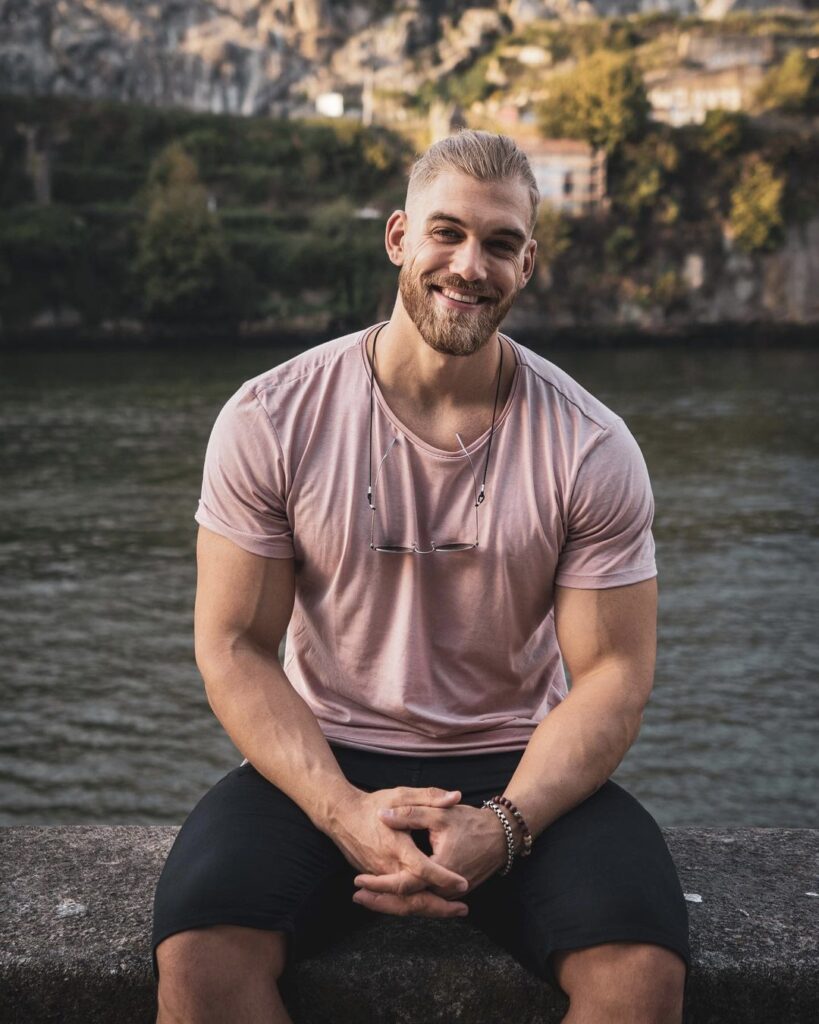 Мальчики по вызову для дам на ночь